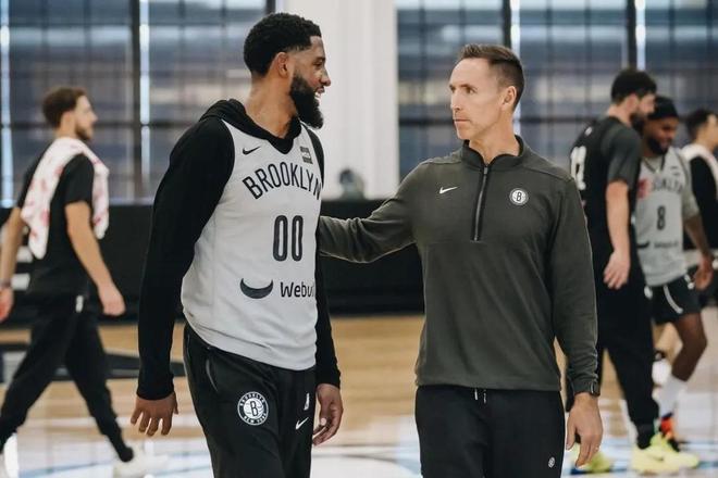 斯基拉:水晶宫和桑德兰有意劳埃德-凯利,但球员想留在尤文