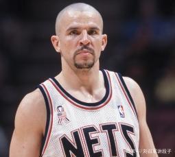 卢卡库:之前的内部氛围我无法接受,现在我要带球队回到巅峰.